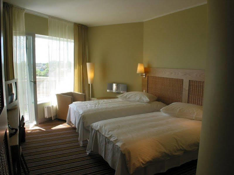 Georg Ots Spa Hotel Kuressaare Exterior foto